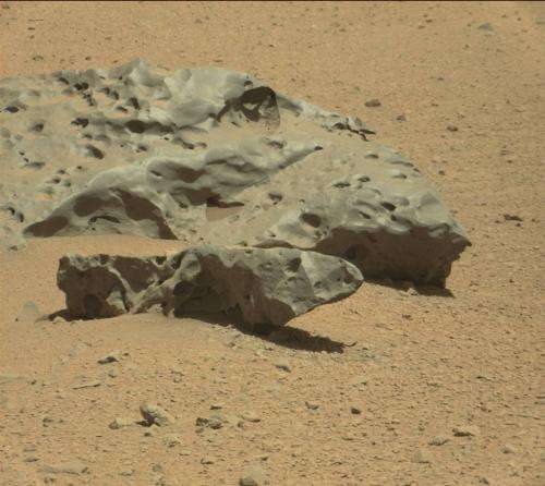 Curiosity spots a heavy metal meteorite