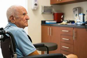 Hospitals serving elderly poor more likely to be penalized for readmissions