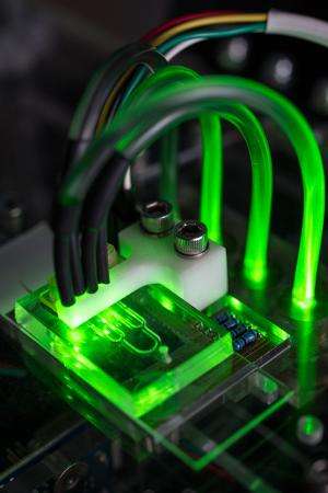 Microfluidic device with artificial arteries measures drugs' influence on blood clotting