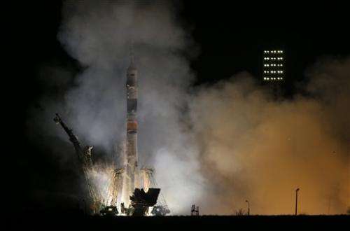 Snag delays arrival of crew at space station