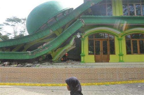 Strong earthquake rocks Indonesia's Java island