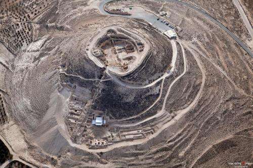 Unique entry complex discovered at Herodian Hilltop Palace
