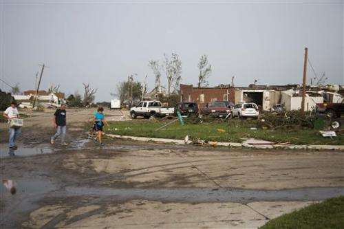 One person dead and 19 injured by Nebraska tornadoes