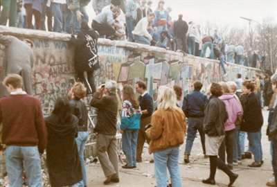 Research reveals Germans born after the fall of the Berlin Wall suffered from bad parenting