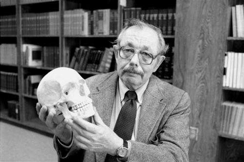 Anthropologist who identified mass graves dies