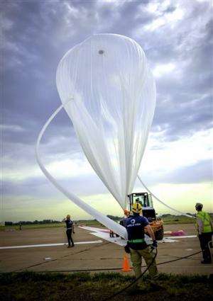 Company successfully tests space-tourism balloon (Update)