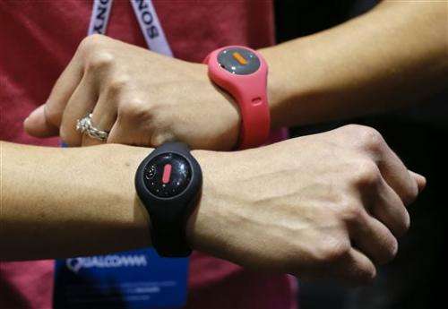 Few 'wearables' balance fashion and function