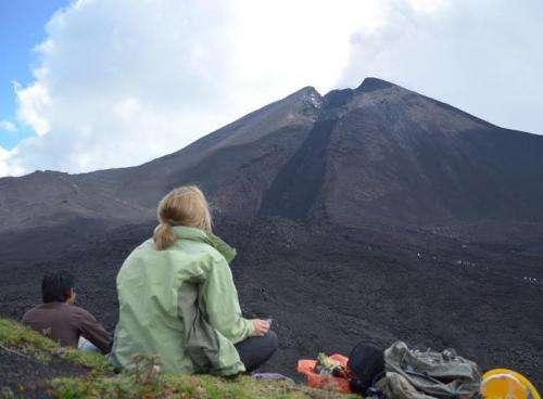 Geoscientists Without Borders helping Guatemalans monitor Pacaya volcano
