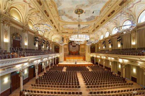 Greater music dynamics in shoebox-shaped concert halls