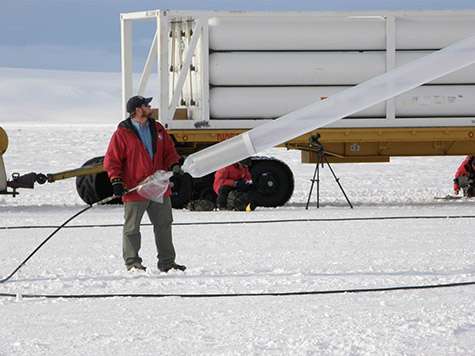 Hoisting a telescope with helium