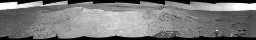 NASA rover gains Martian vista from ridgeline