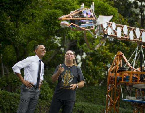 Obama, inventors check out electric giraffe (Update)