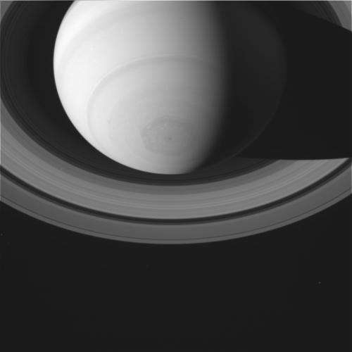 Ringed planet dances in raw Cassini images