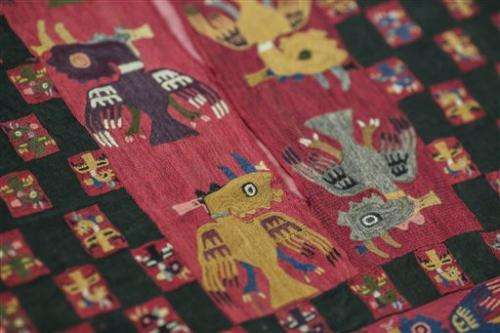 Sweden returns pre-Incan funeral shroud to Peru (Update)