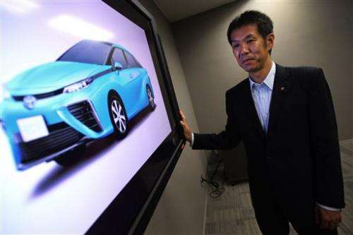 After hybrid success, Toyota gambles on fuel cell