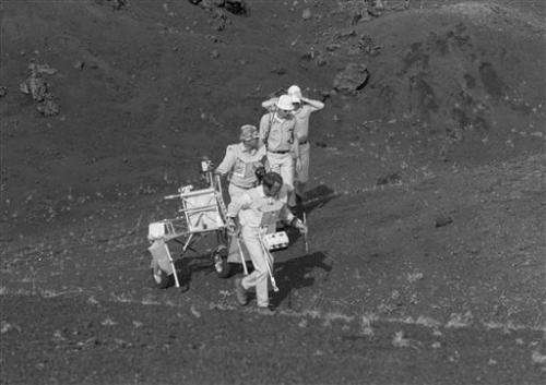 Decades-old photos emerge of Apollo training