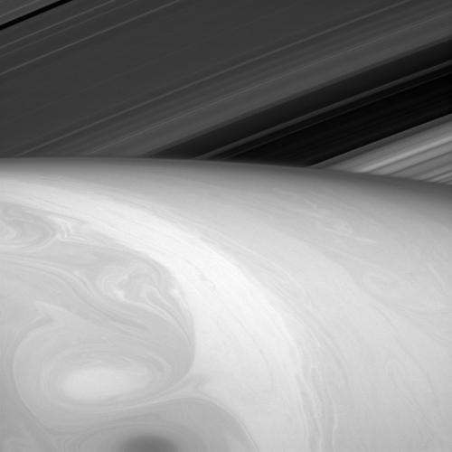 Image: Saturn's upper cloud layers