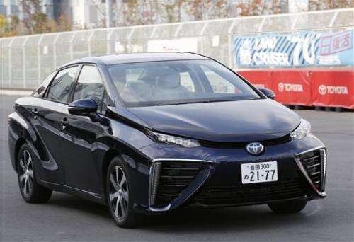 Toyota to start sales of fuel cell car next month