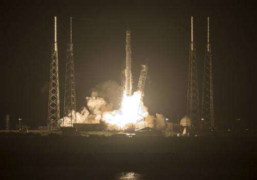 SpaceX launches 3-D printer, other station gear