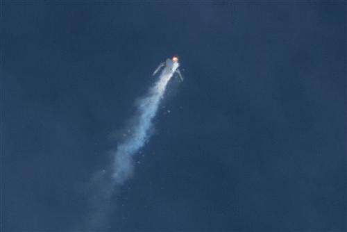 Spacecraft for tourists explodes on test flight