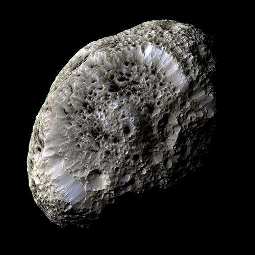 Cassini caught in Hyperion's particle beam