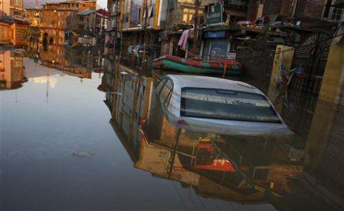Dirty water raising health risk in flooded Kashmir
