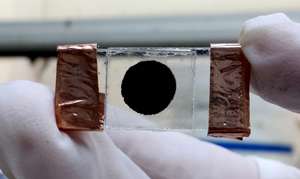 Dye-sensitized solar cell absorbs a broad range of visible and infrared wavelengths