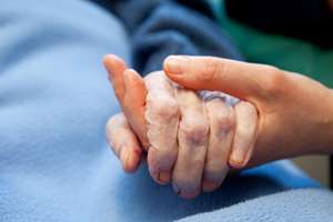 Early palliative care cuts costs for critically ill patients