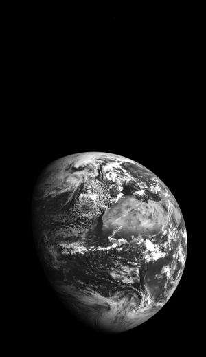 Earth and Mars captured together in one photo from lunar orbit