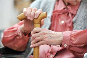 Elderly who have had serious falls may show symptoms of post-traumatic stress