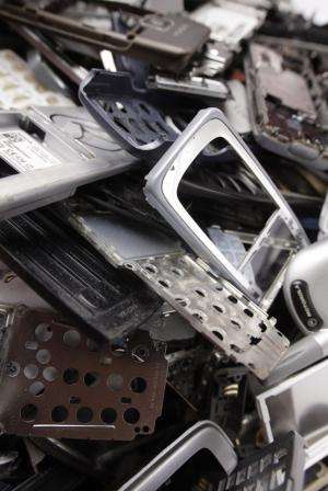 Filter helps recover 80% of gold in mobile phone scrap