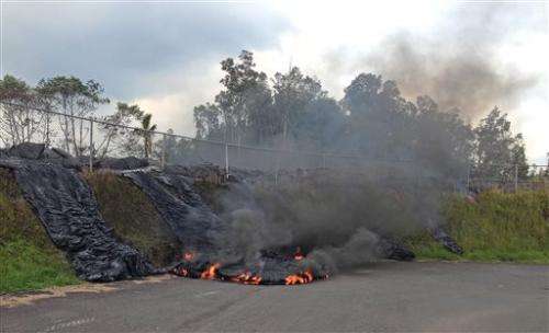 Hawaii volcano lava breaking out at three spots