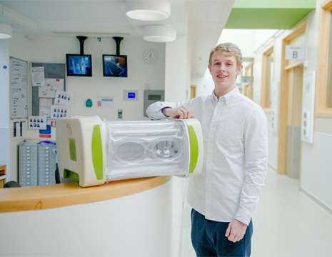 Inflatable incubator wins 2014 James Dyson award