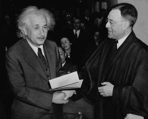 Jews  who fled Nazis revolutionized US science, Stanford economist says