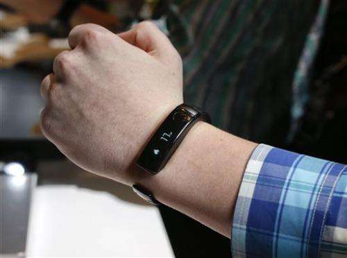 LG jumps into wearable fitness gadget market