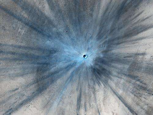 NASA Mars orbiter examines dramatic new crater