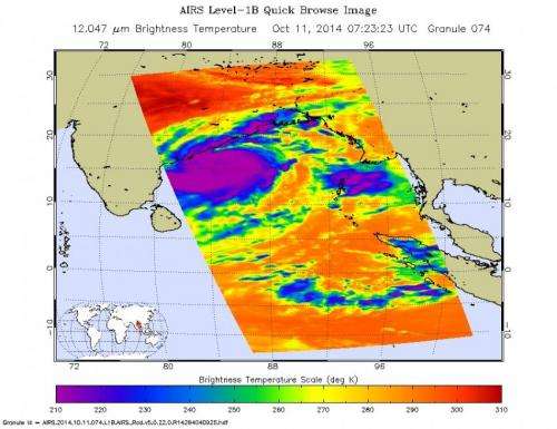 NASA sees Cyclone Hudhud approaching India's coast