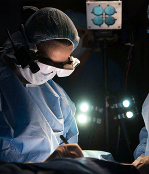New high-tech glasses detect cancer cells during surgery