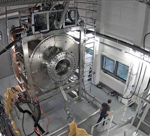 New world record for a neutron scattering magnet