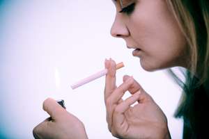 Obese or Overweight Teens More Likely to Become Smokers