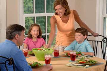 Parents matter more than they think in how their children eat
