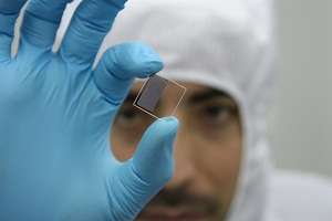 pH sensor 500 times thinner than human hair