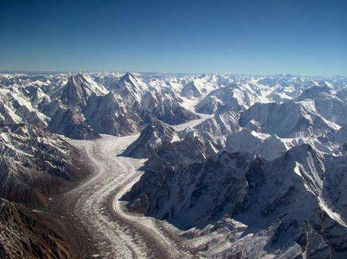 Simulation explains why Asian glaciers are not melting