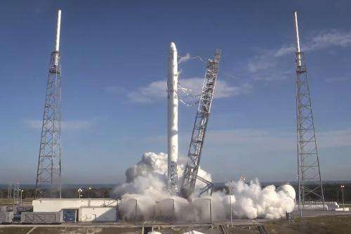 Successful engine test enables SpaceX Falcon 9 soar to space station in Jan. 2015