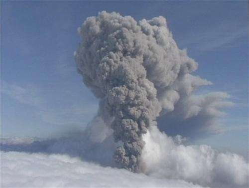 Tourists evacuated amid Iceland volcano concerns