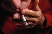 美国成人吸烟比率降至新低:疾病预防控制中心