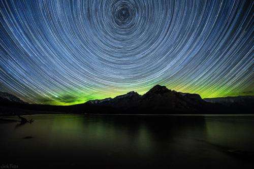 Video: Chasing starlight in the Canadian rockies