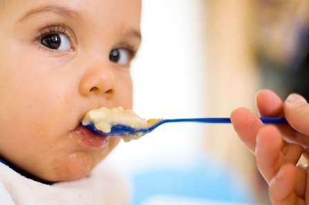 What do American babies eat? A lot depends on Mom's socioeconomic background
