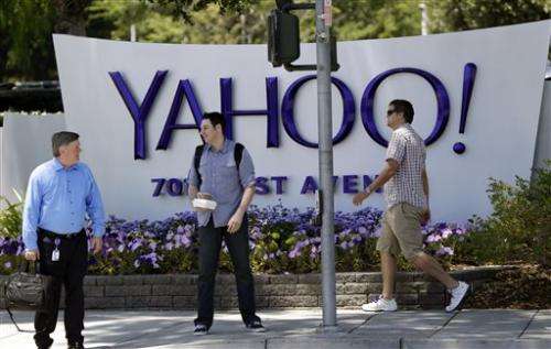 Yahoo CEO defends strategy in face of criticism