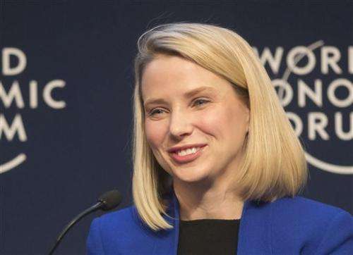 Yahoo's 4Q results dragged down by revenue drop
